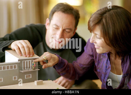 Avec de l'argent, d'amis d'AMIS (avec de l'argent) USA 2006, Regie : Nicole Holofcener, Jason Isaacs, Catherine Keener, clé : Haus, Modell, Architekturmodell ,, Verleih : Sony Banque D'Images