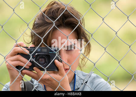 Blood Diamond, (Blood Diamond) USA 2006, Regie : Edward Zwick, Jennifer Connelly, clé : Fotokamera, Fotografin, Fotografieren, , Verleih : WB Banque D'Images