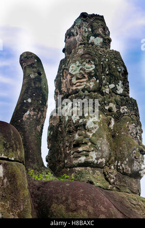 Dévas statues, Pont à Angkor Thom, Angkor, Siem Reap, Cambodge, Banque D'Images