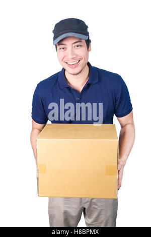 Smiling handsome man livraison asiatique, le don et la boîte en carton, colis de transport, donner Thumbs up, isolated on white Banque D'Images