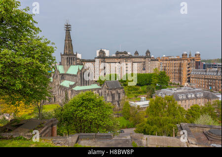 La cathédrale de Glasgow et du Glasgow Royal Infirmary à partir de l'Est de Glasgow, Écosse Necroplis Banque D'Images