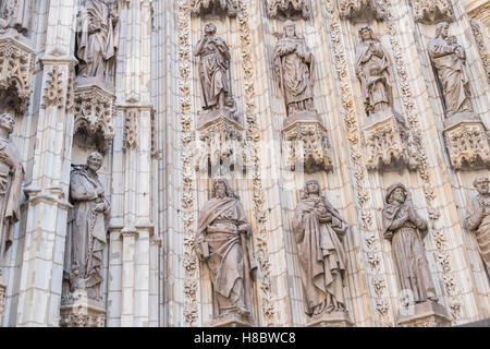 Porte de l'Assomption (Espagnol : Puerta de la Asuncion) de la Cathédrale de Séville (Espagnol : Catedral de Santa Maria de la Sede) dans la sp Banque D'Images