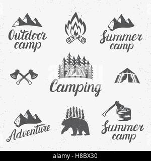 Camping set logo emblème. Symboles d'activités de plein air. Logos lettrage. Illustration de Vecteur