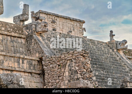 Temple des Guerriers de Chichen Itza au Mexique Banque D'Images