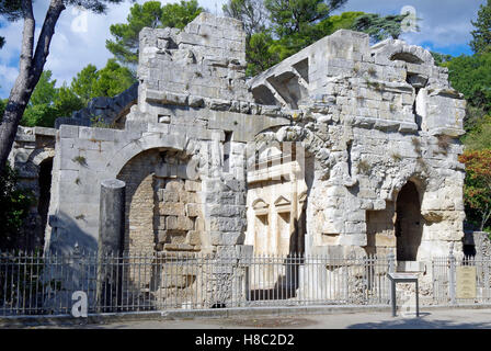 Édifice romain connu sous le nom de "Temple de Diane", Nîmes, France. Banque D'Images