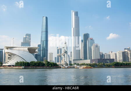 GUANGZHOU, CHINE - Sept 13, 2016 : la ville de Guangzhou de flottaison cityscape, province de Guangdong, Chine Banque D'Images