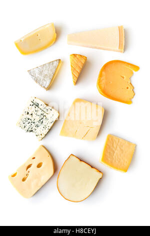 Différents types de fromages isolé sur fond blanc. Banque D'Images