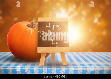 Image composite de joyeux thanksgiving day greeting en majuscules Banque D'Images