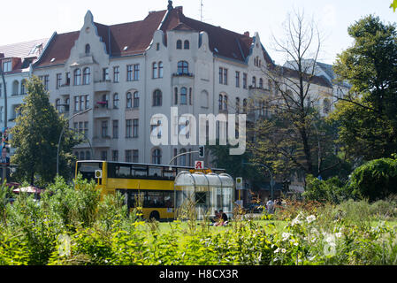 En été, la place Savignyplatz Berlin,Savigny Platz Place Charlottenburg Wilmersdorf avec restaurants Banque D'Images