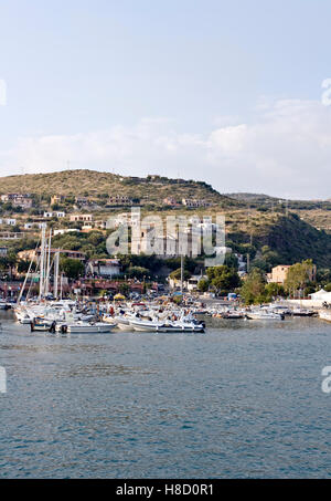 Port de Marina di Camerota, Parc National du Cilento et Vallo di Diano, UNESCO World Heritage Site, Salerne, Campanie, Italie Banque D'Images