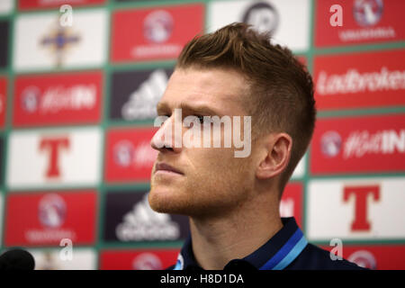 L'Irlande du Nord Le Capitaine Steve Davis au cours de la conférence de presse à Windsor Park, Belfast. Banque D'Images