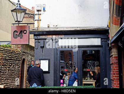 Les Soixante-quatre degrés dans le restaurant Lanes Brighton UK Banque D'Images