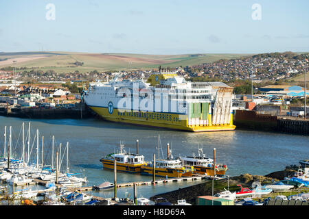 Ferry Transmanche Côte d'Albâtre quitte Newhaven Harbour East Sussex UK Banque D'Images