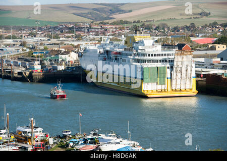 Ferry Transmanche Côte d'Albâtre quitte Newhaven Harbour East Sussex UK Banque D'Images