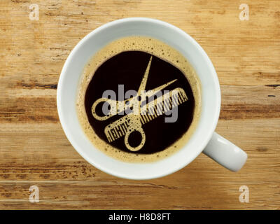 Café à la coiffure - service supplémentaire pour la période d'attente Banque D'Images