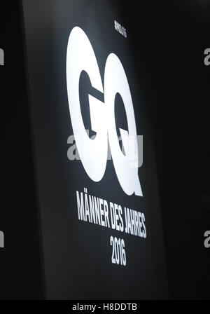 Berlin, Allemagne. 10 Nov, 2016. L'homme GQ de l'année 2016 logo tel que vu à Berlin, Allemagne, 10 novembre 2016. Photo : Joerg Carstensen/dpa/Alamy Live News Banque D'Images