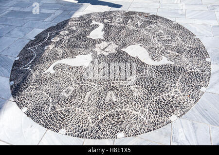 Mosaïque des dauphins des îles grecques de Santorin Oia Banque D'Images