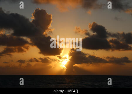 Coucher de soleil sur l'océan Atlantique en provenance des Bermudes Banque D'Images