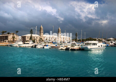 King's Wharf Bermudes vue depuis la mer de l'architecture historique et port. Banque D'Images