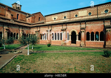 L'Italie, l'Emilie Romagne, Alseno, Chiaravalle della Colomba, cloître de l'abbaye Banque D'Images