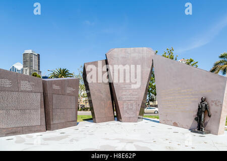 Mémorial de l'USS San Diego par le porte-avions Midway Banque D'Images