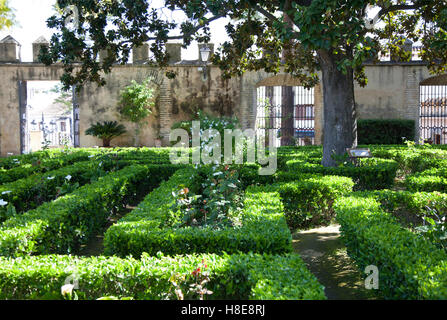 Le printemps dans les jardins de style Renaissance du palais de Los Ribera à Bornos Banque D'Images