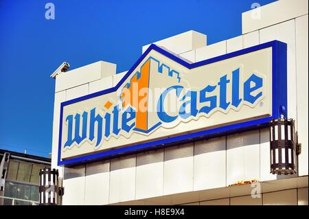 Un emplacement au White Castle près du sud de Chicago, Illinois, États-Unis. Banque D'Images