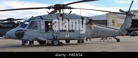 Un Sikorsky SH-60 Seahawk/MH-60 (ou Sea Hawk) exploité par la Marine américaine Banque D'Images