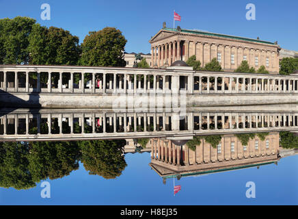 Alte Nationalgalerie (ancienne Galerie Nationale), les Colonnades, l'île aux musées, classée au Patrimoine Mondial de l'UNESCO, Mitte, Berlin, Allemagne Banque D'Images