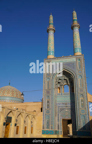 Façade et minarets, mosquée Jameh, Yazd, Iran, Moyen-Orient Banque D'Images