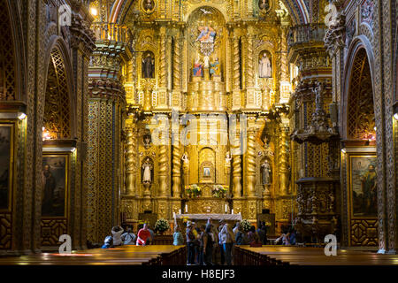 Intérieur de l'Iglesia de la Compania de Jesus, UNESCO World Heritage Site, Quito, Equateur, Amérique du Sud Banque D'Images