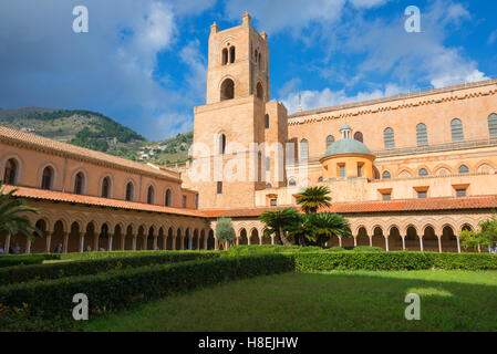 Cloître, Cathédrale de Monreale, Palerme, Palermo, Sicily, Italy, Europe Banque D'Images