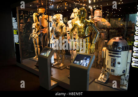 Utilisez uniquement l'ÉDITION STAR WARS Identities : l'exposition s'ouvre à l'O2 à Londres, avec plus de 200 modèles, accessoires, costumes et les illustrations de l'original des films. Banque D'Images