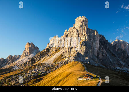 La Gusela, Nuvolau gruppe, Tyrol du sud, montagnes des Dolomites, Passo Giau, Dolomites, Italie Banque D'Images