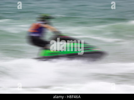 Résumé le coureur de Jetski participe au Grand Prix de la mer à Bournemouth, Dorset, Royaume-Uni, en septembre Banque D'Images