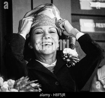 Rosalynn Carter se débat avec un foulard flyaway. Beaucoup d'Américains d'oeil sur l'épouse du président en tant que femme d'une dignité tranquille. Banque D'Images