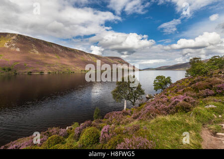 Loch Muick dans le Parc National de Cairngorms de l'Ecosse. Banque D'Images