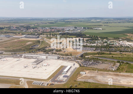 Vue aérienne de l'aéroport Roissy Charles de Gaulle, France. Banque D'Images