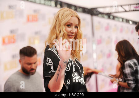 Iggy Azalea arrive à 102.7 KIIS FM's Wango Tango 2016 tapis rouge à la StubHub Center le 14 mai 2016 à Carson, Californie. Banque D'Images