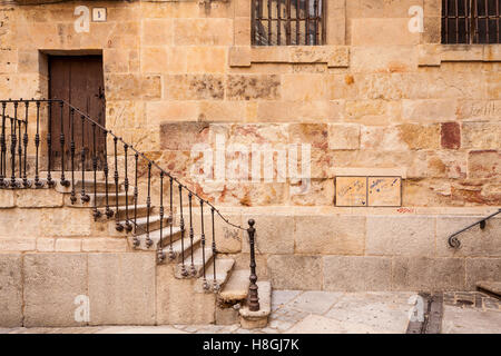 Escaliers en pierre à Salamanque, Espagne. Banque D'Images