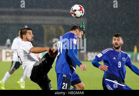 Serravalle, Saint-Marin. Nov 11, 2016. Sami KHEDIRA, DFB 6 se bat pour la balle Saint-marin - Allemagne 0-8 World Cup Qualifikation à 11 novembre 2016 à San Marino, Italie Fotograf Crédit : Peter Schatz/Alamy Live News Banque D'Images