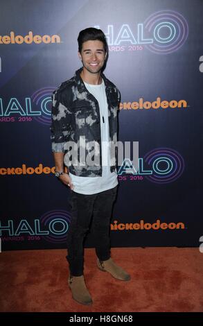 New York, NY, USA. Nov 11, 2016. Jake Miller aux arrivées de HALO Awards 2016 Nickelodeon, Pier 36, New York, NY 11 Novembre, 2016. Credit : Kristin Callahan/Everett Collection/Alamy Live News Banque D'Images