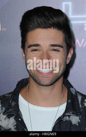 New York, NY, USA. Nov 11, 2016. Jake Miller aux arrivées de HALO Awards 2016 Nickelodeon, Pier 36, New York, NY 11 Novembre, 2016. Credit : Kristin Callahan/Everett Collection/Alamy Live News Banque D'Images