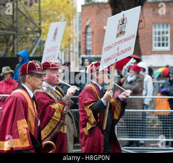 Londres, Royaume-Uni. 12 novembre, 2016. Les participants au défilé du Maire Crédit : Ian Davidson/Alamy Live News Banque D'Images