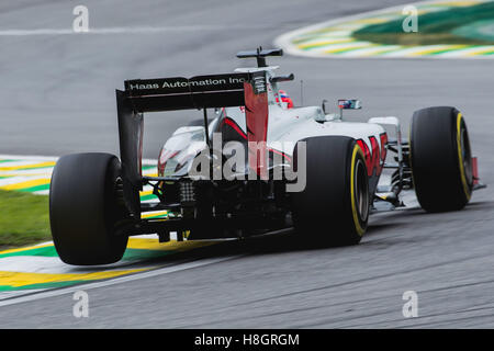 Sao Paulo, Brésil. 12 novembre, 2016. Romain Grosjean (FRA) Haas F1 Team lors de la session pratique Brésil Grand Prix de Formule 1 en 2016 s'est tenue à l'Interlagos Circuit sur samedi. (Photo : Victor Eleutério/Fotoarena) Crédit : Foto Arena LTDA/Alamy Live News Banque D'Images