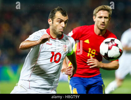 Granada, Espagne. Le 12 novembre, 2016. Fédération Européenne de la Coupe du Monde 2018 de qualification entre l'Espagne contre la Macédoine à Los Carmenes Stadium, à l'image Pandev. Credit : ABEL F. ROS/Alamy Live News Banque D'Images