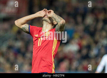 Granada, Espagne. Le 12 novembre, 2016. Fédération Européenne de la Coupe du Monde 2018 de qualification entre l'Espagne contre la Macédoine à Los Carmenes Stadium, à l'image Vitolo. Credit : ABEL F. ROS/Alamy Live News Banque D'Images