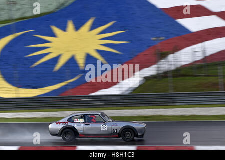 Kuala Lumpur, Malaisie. 12 Nov, 2016. Siva Dharma la conduite (82) Ford Capri sur la voie lors de l'Asia Classic Car Défi au circuit Sepang le 12 novembre 2016 à Kuala Lumpur, Malaisie. © Chris Jung/ZUMA/Alamy Fil Live News Banque D'Images