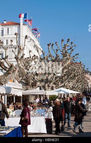 Frankreich, Cote d Azur, Cannes, Antiquitätenmarkt am Hotel Splendide Banque D'Images