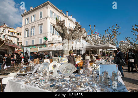 Frankreich, Cote d Azur, Cannes, Antiquitätenmarkt am Hotel Splendide Banque D'Images